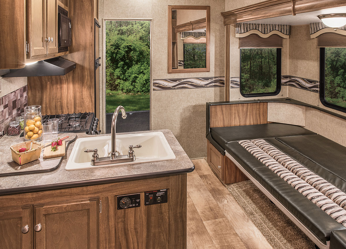 SALE 選手支給品 ヒューマンパワードヘルス レースレインバッグ プロチーム 2016 Sportsmen Sportster 305TH Fifth Wheel Toy Hauler | KZ RV