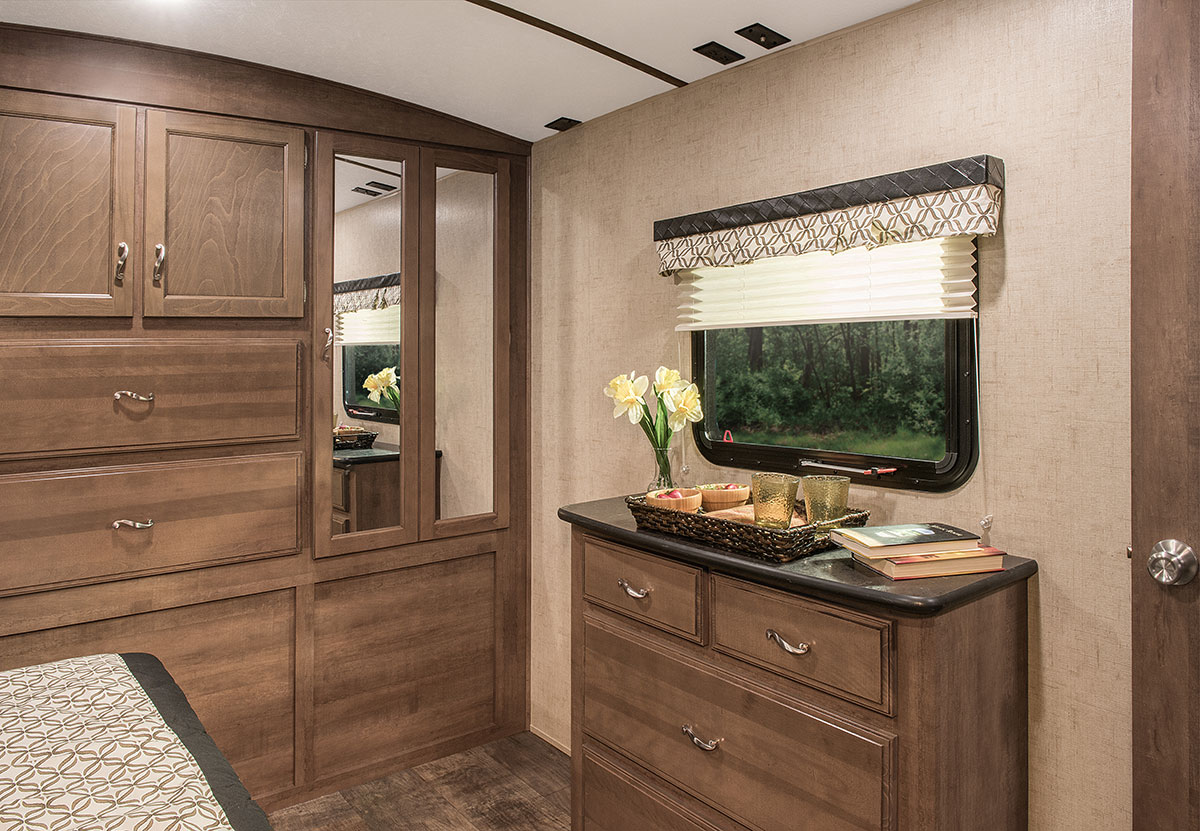 2016 Spree 337RES Lightweight Travel Trailer KZ RV