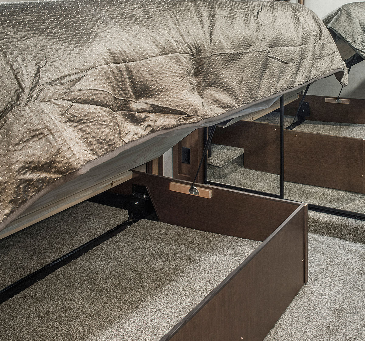 2017 Durango 2500 D343MBQ Full Profile Luxury Fifth Wheel KZ RV