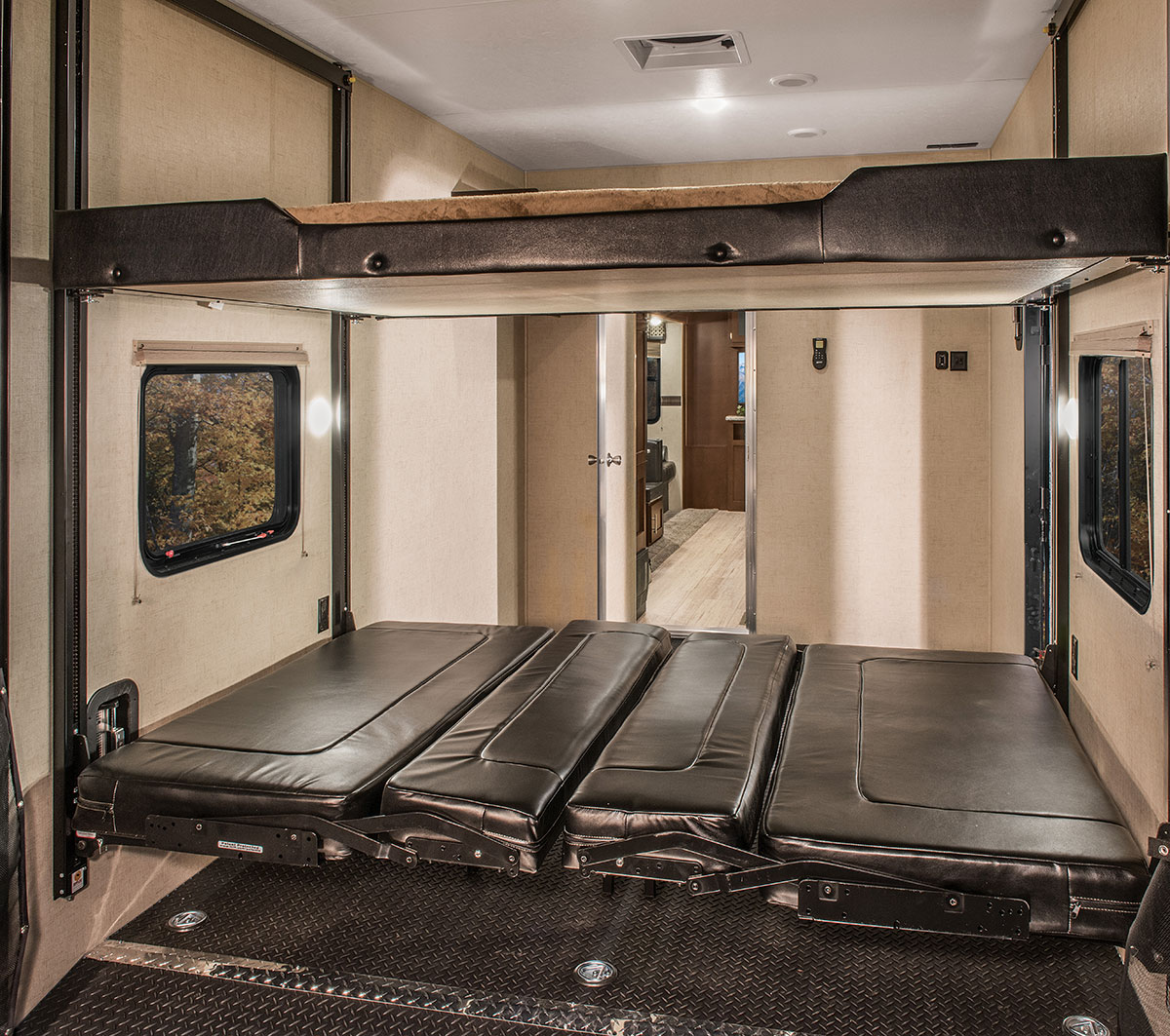 2017 Sportster 331TH12 Fifth Wheel Toy Hauler KZ RV