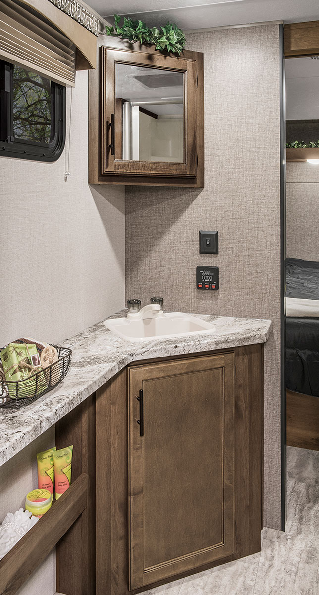 2018 Connect C261RL Lightweight Travel Trailer KZ RV