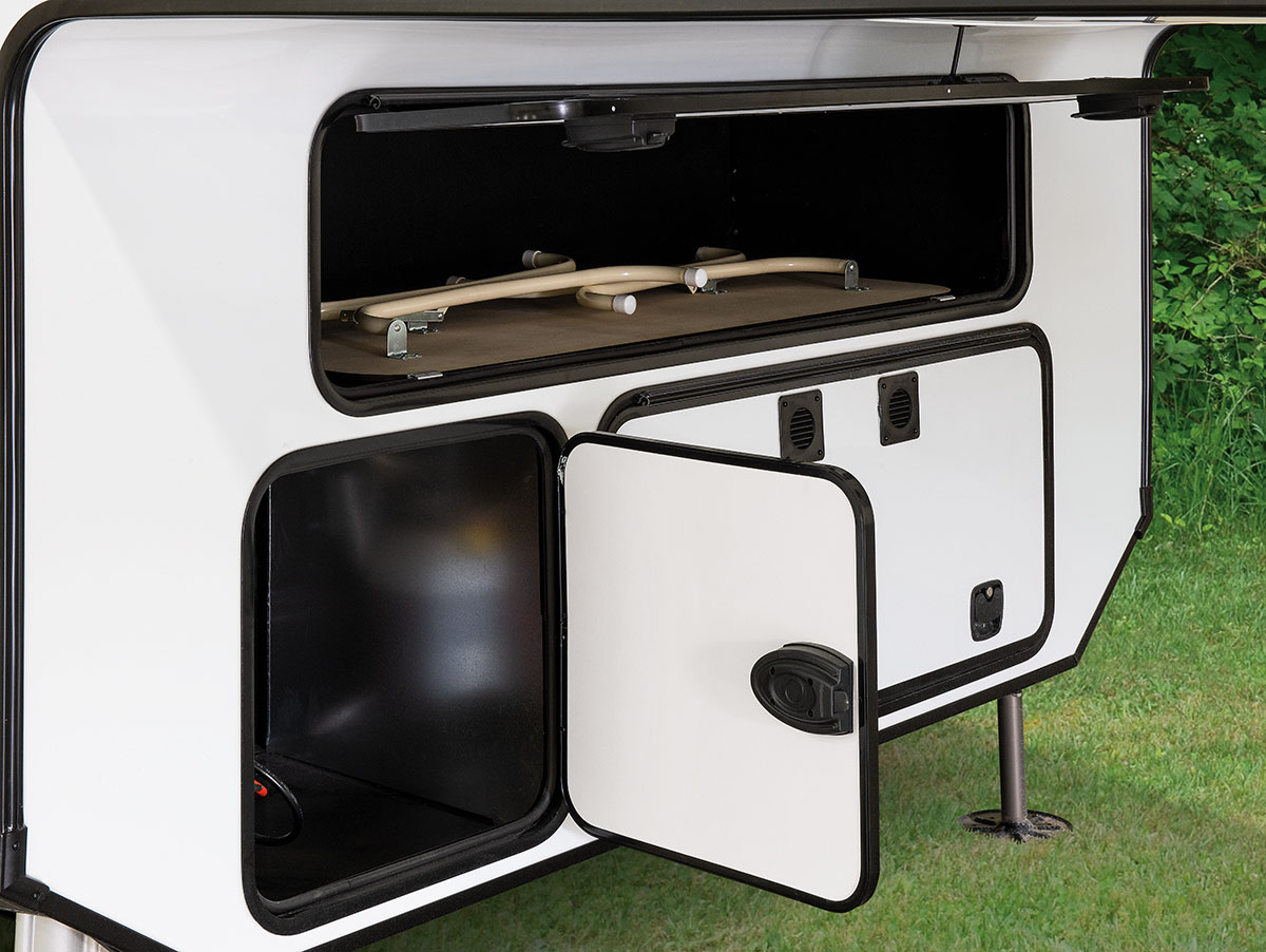 2018 Venom V3911TK Luxury Fifth Wheel Toy Hauler | KZ RV