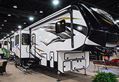 2018 KZ RV Venom V4012TK Fifth Wheel Toy Hauler Exterior