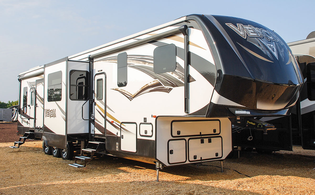 2018 Venom V4113TK Luxury Fifth Wheel Toy Hauler KZ RV