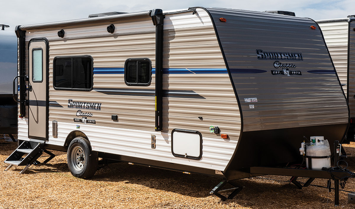 2019 Sportsmen Classic 180TH Ultra Lightweight Travel Trailer Toy Hauler KZ RV