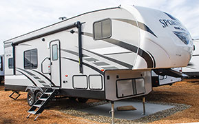 2019 KZ RV Sportster 280TH Fifth Wheel Toy Hauler Exterior Front 3-4 Door Side