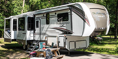 2020 KZ RV Durango Gold G391RKQ Fifth Wheel at campsite
