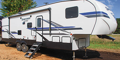 2019 KZ RV Sportsmen 302BHK Fifth Wheel Exterior Front 3-4 Door Side