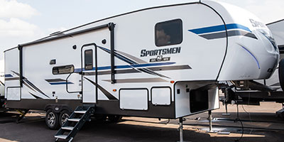 2020 KZ RV Sportsmen 292BHK Fifth Wheel Exterior Front 3-4 Door Side