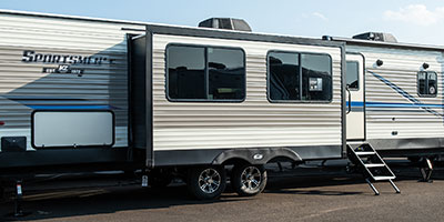 2020 KZ RV Sportsmen LE 333KBKLE Travel Trailer Exterior Rear 3-4 Door Side