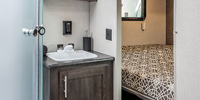 2020 KZ RV Sportsmen LE 333KBKLE Travel Trailer Bathroom