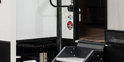 2019 KZ RV Venom 4012TK Fifth Wheel Toy Hauler Exterior Steps