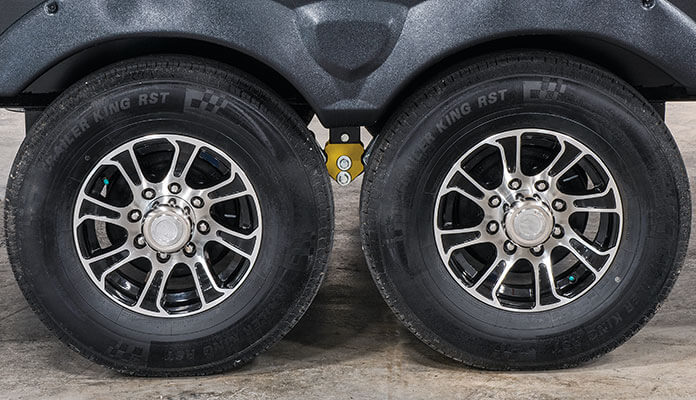 2022 KZ RV Sportster 331TH13 Fifth Wheel Toy Hauler Exterior Wheels