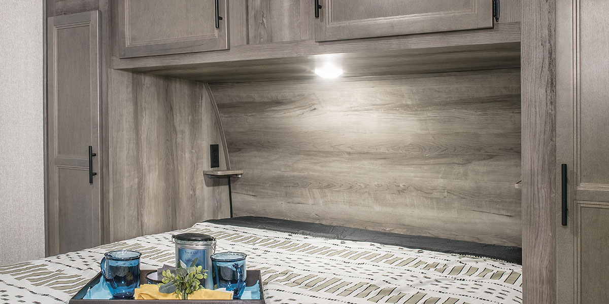 2021 KZ RV Sportster 331TH13 Fifth Wheel Toy Hauler Bed