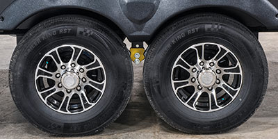 2021 KZ RV Sportster 331TH13 Fifth Wheel Toy Hauler Exterior Wheels