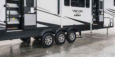2021 KZ RV Venom V-Series V3916TK Fifth Wheel Toy Hauler Exterior Steps Folded