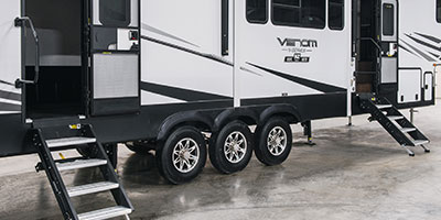 2021 KZ RV Venom V-Series V3916TK Fifth Wheel Toy Hauler Exterior Steps