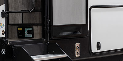 2022 KZ RV Durango Gold G391RKF Fifth Wheel Exterior Steps