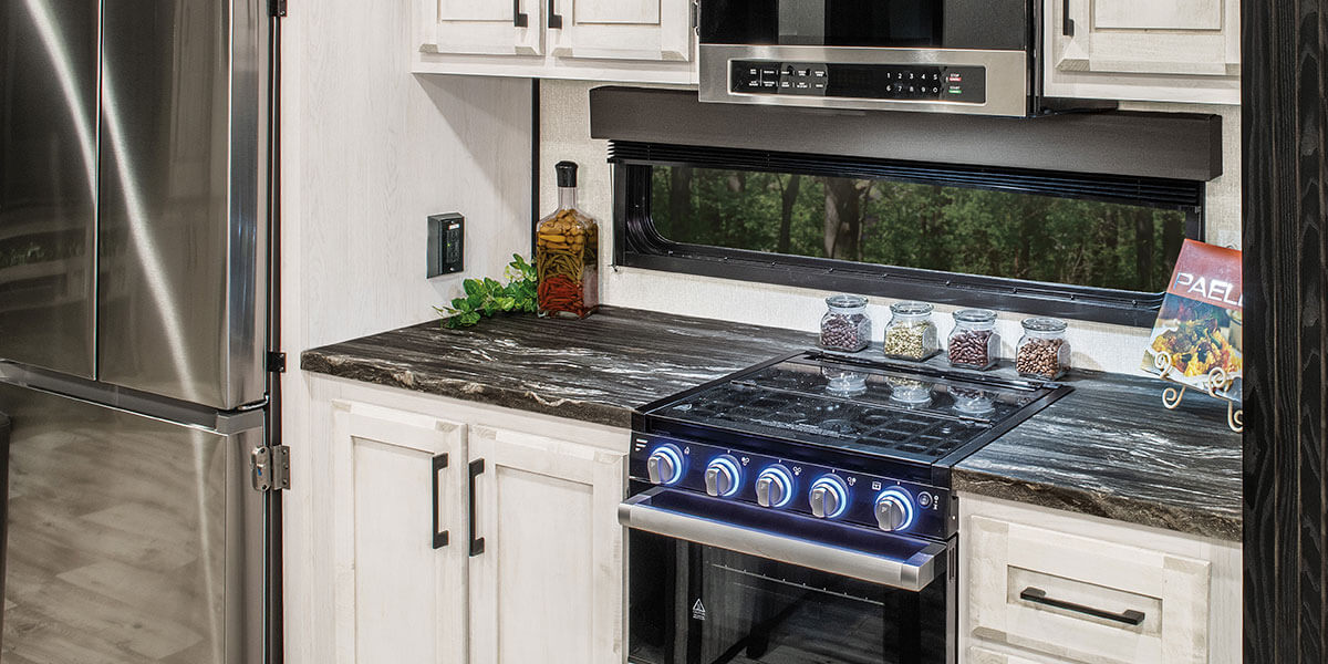 2022 KZ RV Durango Half-Ton D290RLT Fifth Wheel Kitchen Cabinets