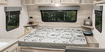 2022 KZ RV Sportsmen Classic 160QB Travel Trailer Bed