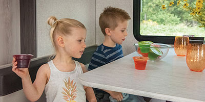 2022 KZ RV Sportsmen Classic 191BHK Travel Trailer with Kids at Dinette