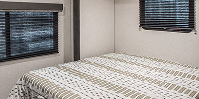 2022 KZ RV Sportsmen SE 312FKSE Travel Trailer Bed