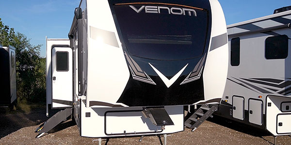 2022 KZ RV Venom V-Series V3313TK Fifth Wheel Toy Hauler Quick Tour Video