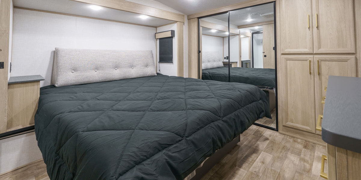 2025 KZ RV Ridgeway 36MB Fifth Wheel Master Bedroom