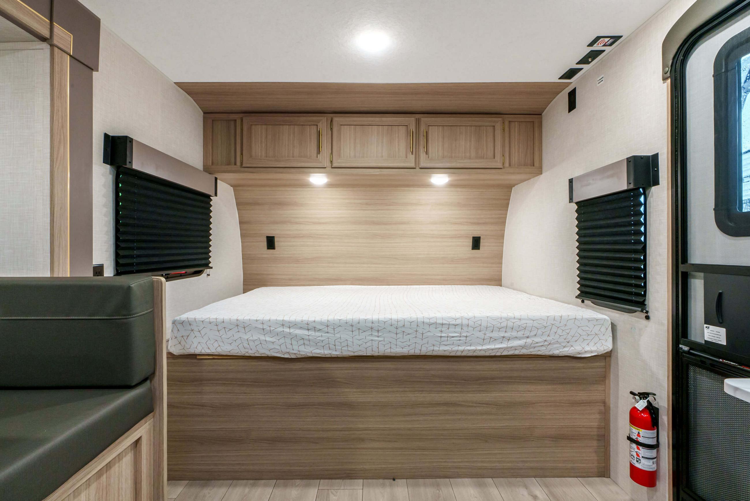 k♦804Ｋ　送料込み 2025 Sportsmen® Classic 191BHK Travel Trailer | KZ RV