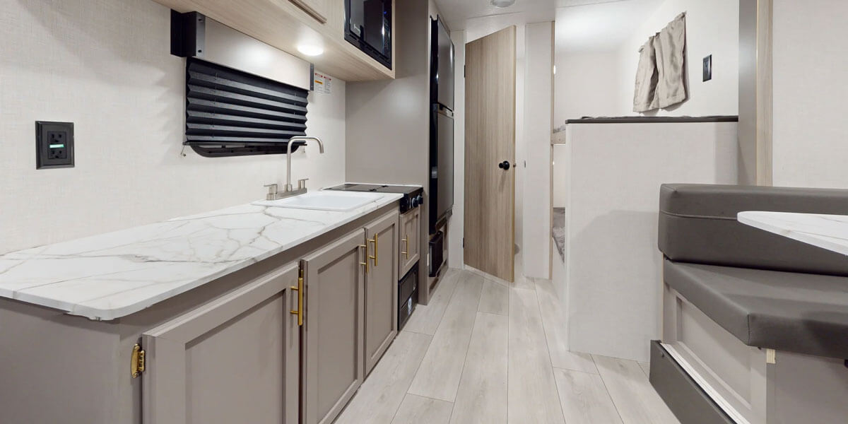 2025 KZ RV Sportsmen Classic 181BH Travel Trailer Interior 360