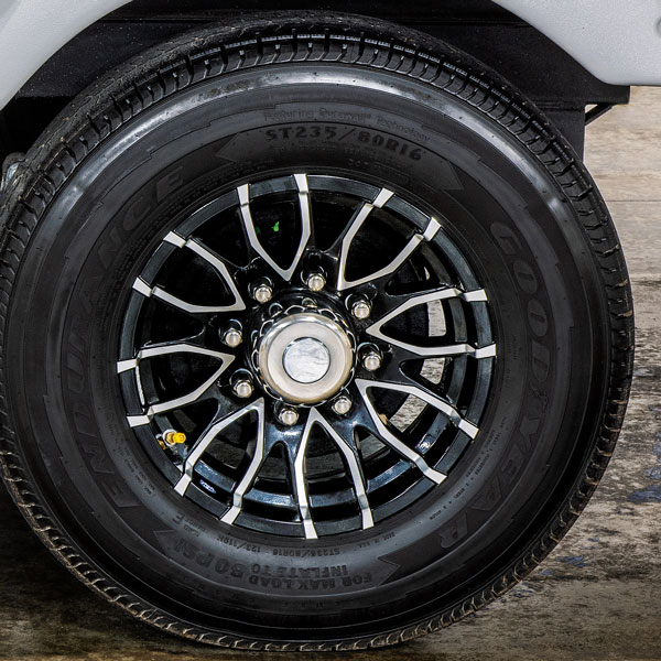 KZ RV Durango Fifth Wheel Exterior Aluminum Wheels