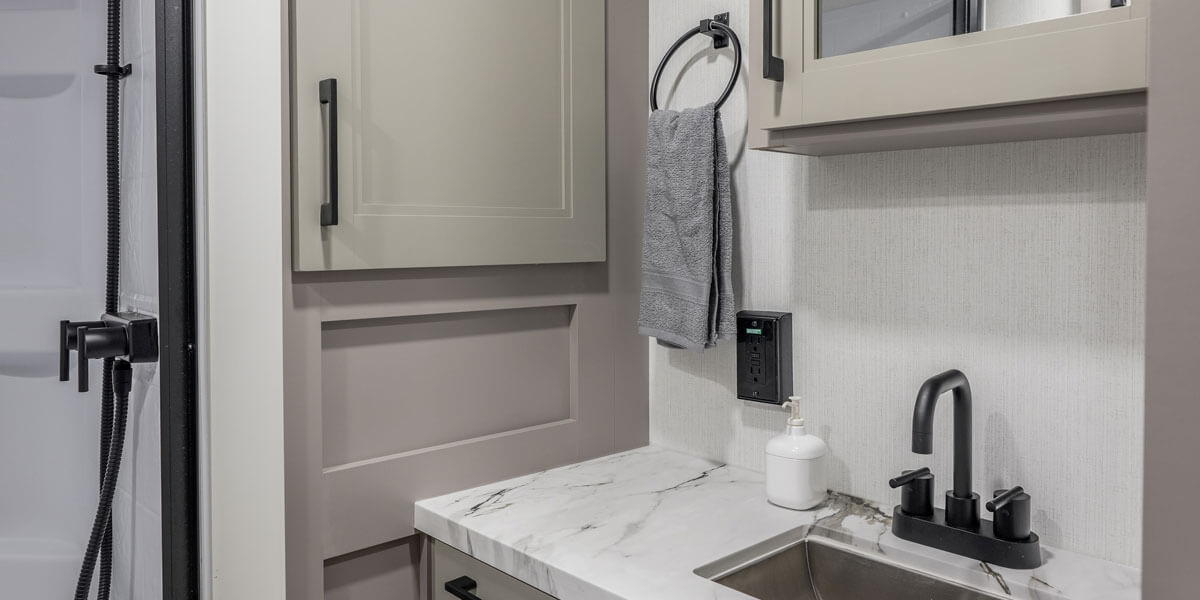 2026 KZ RV Durango HT D240RKD Fifth Wheel Bathroom