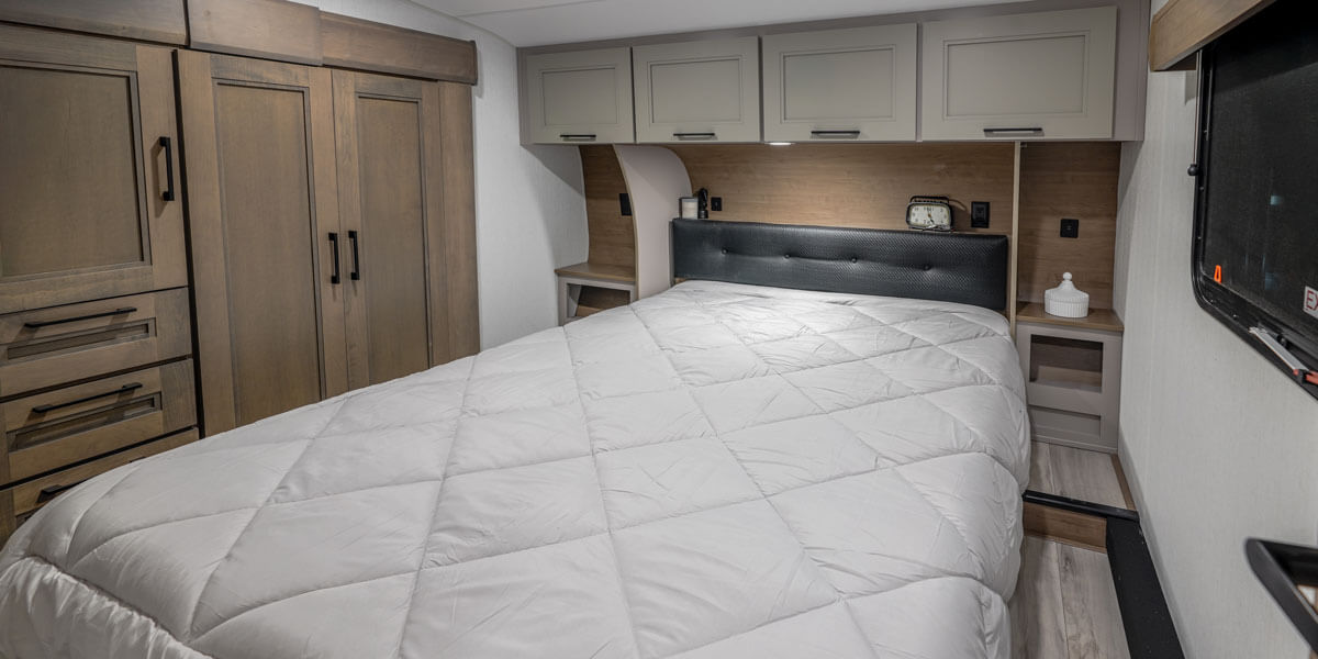 2026 KZ RV Durango HT D240RKD Fifth Wheel Bedroom