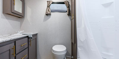 2025 KZ RV Sportsmen SE 292RBKSE Travel Trailer Bathroom