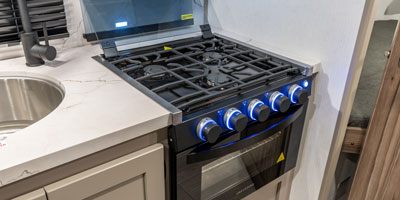 2026 KZ RV Connect Mini CM231BH Travel Trailer Cooktop Oven