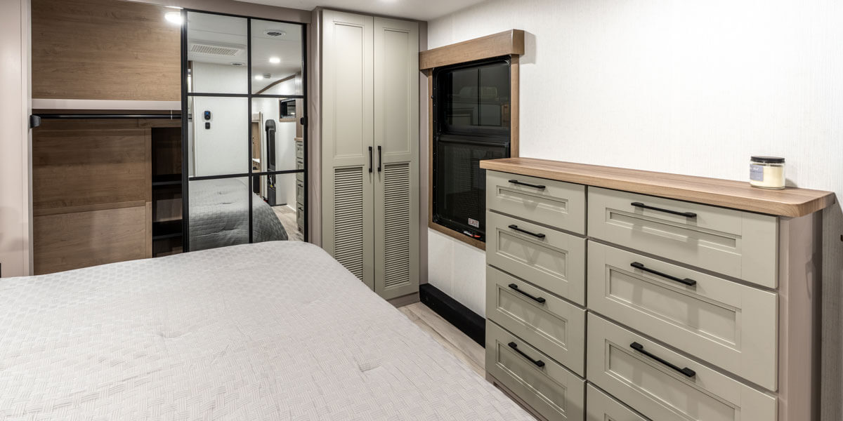 2026 KZ RV Durango D339MLT Fifth Wheel Dresser