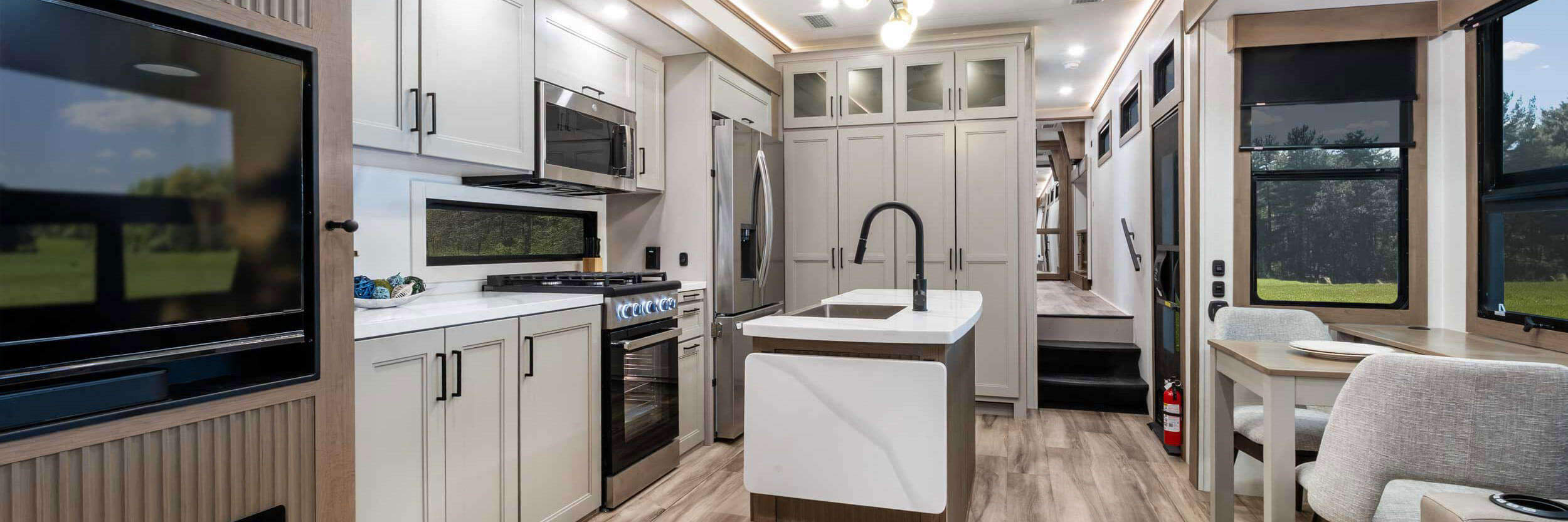2027 KZ RV Durango Gold G384MSQ Luxury Fifth Wheel Kitchen