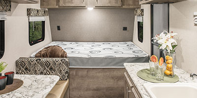 2019 KZ RV Sportsmen Classic SE 180BHSE Travel Trailer Bed