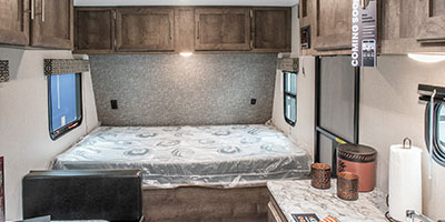 2020 KZ RV Sportsmen Classic SE 180BHSE Travel Trailer Bed
