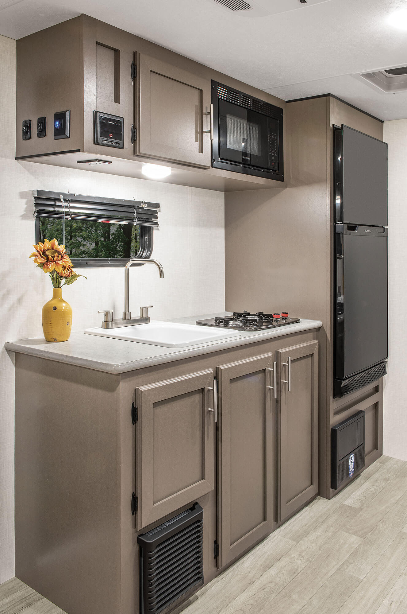 Sportsmen® Classic Ultra Lightweight Travel Trailers KZ RV