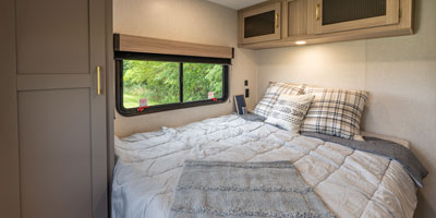 2026 KZ RV Sportsmen SE 301DBSE Travel Trailer Queen Bed Rear Bedroom Closet