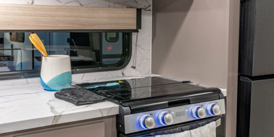 2026 KZ RV Sportsmen SE 383DBKSE Travel Trailer Oven, Cooktop and Microwave