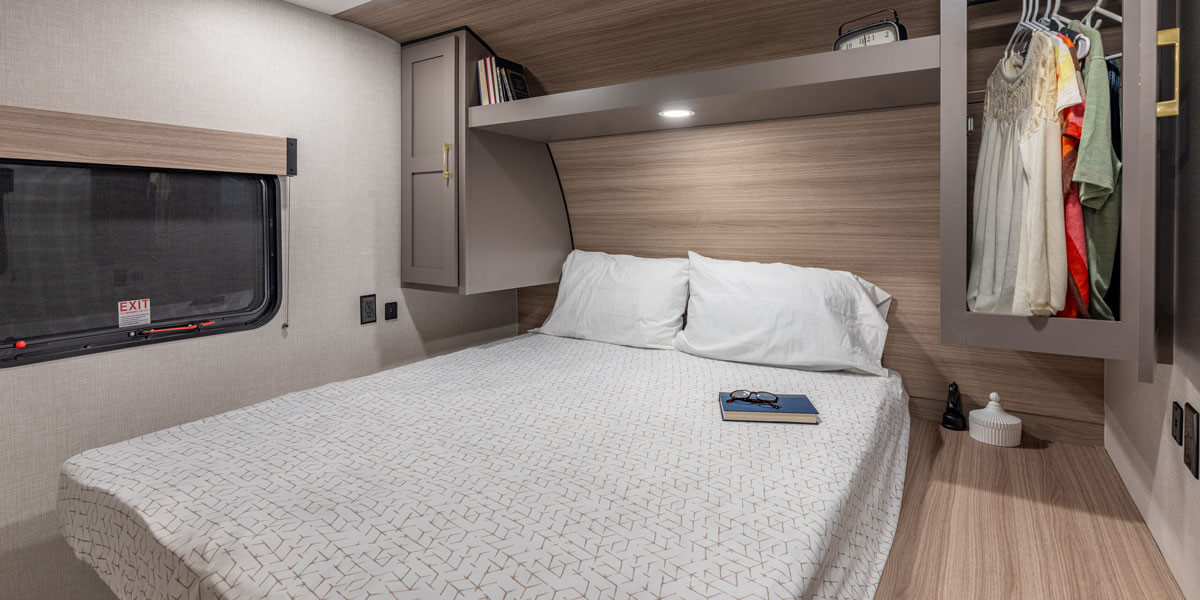 2026 KZ RV Sportsmen SE 261BHKSE Travel Trailer Bedroom